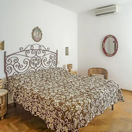 Lejlighed Lovely In *